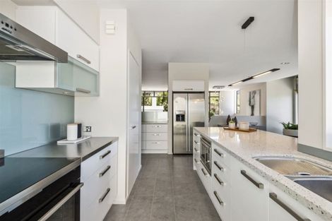 Photo of property in 15 Challenger Lane, Redcliffs, Christchurch, 8081