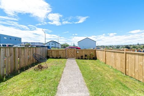 Photo of property in 9/3 Hulme Place, Henderson, Auckland, 0612