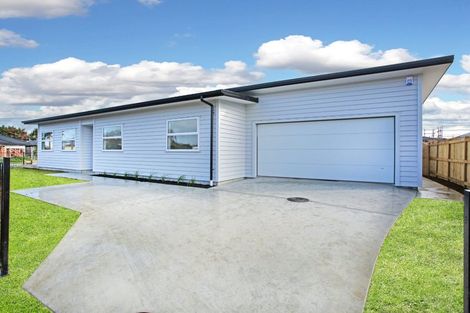 Photo of property in 1 Te Paahi Avenue, Waiuku, 2123