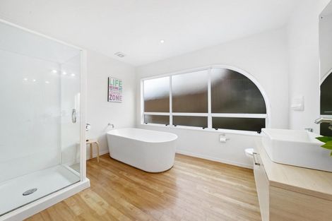 Photo of property in 2 Peregrine Place, Queenstown, 9300