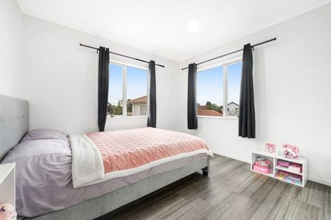 Photo of property in 1/12 Marbeth Court, Botany Downs, Auckland, 2010