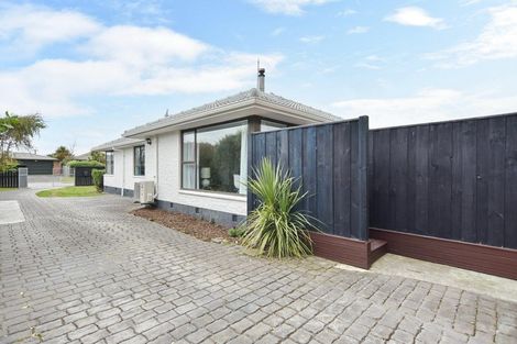 Photo of property in 132 Pacific Road, North New Brighton, Christchurch, 8083