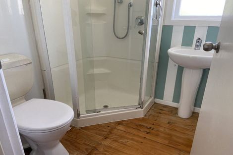 Photo of property in 14 Hereford Street, Te Atatu Peninsula, Auckland, 0610