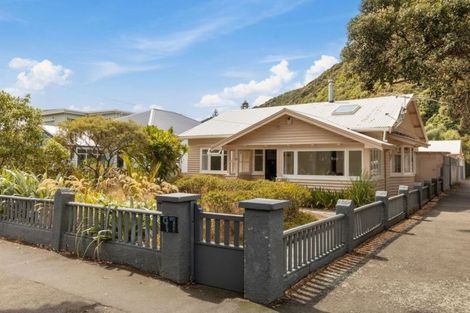 Photo of property in 97 Oroua Street, Eastbourne, Lower Hutt, 5013