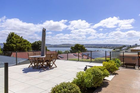 Photo of property in 6 Maniapoto Grove, Waipahihi, Taupo, 3330