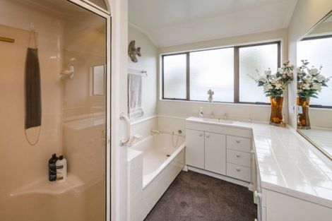 Photo of property in 25 Follett Street, Marton, 4710