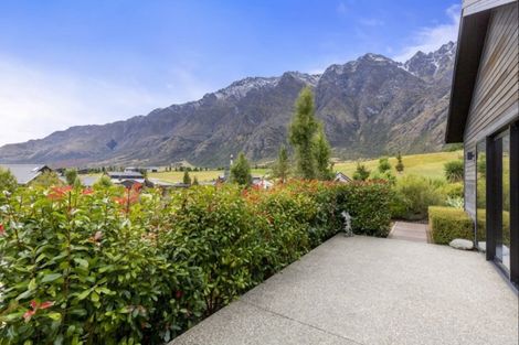 Photo of property in 27 Pendeen Crescent, Jacks Point, Queenstown, 9371