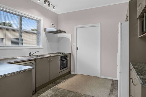 Photo of property in 66 Great North Road, Saint Johns Hill, Whanganui, 4500