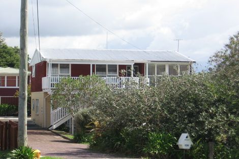 Photo of property in 106 Archibald Road, Kelston, Auckland, 0602