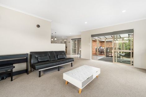 Photo of property in 11 Chestnut Close, Kelvin Grove, Palmerston North, 4414