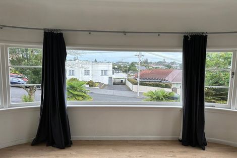 Photo of property in 11 Otahuri Crescent, Greenlane, Auckland, 1051