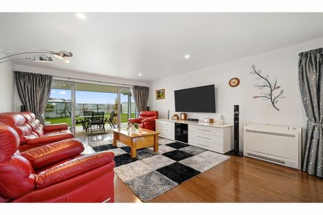 Photo of property in 37 Koura Drive, Rangiora, 7400