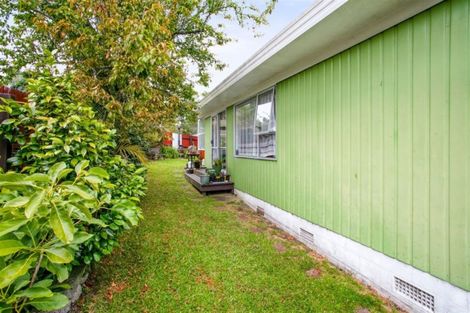 Photo of property in 2/46a Kamara Road, Glen Eden, Auckland, 0602