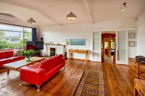 Photo of property in 9 Toenga Road, Pukerua Bay, 5026