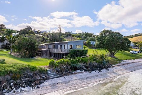 Photo of property in 1 Rigby Street, Whakapirau, 0583