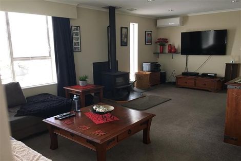 Photo of property in 17 Antonia Place, Bell Block, New Plymouth, 4312