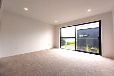 Photo of property in 29b Dawnhaven Drive, Te Atatu Peninsula, Auckland, 0610