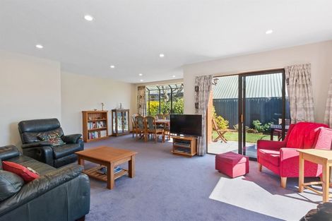 Photo of property in 24 Inglewood Place, Avonhead, Christchurch, 8042