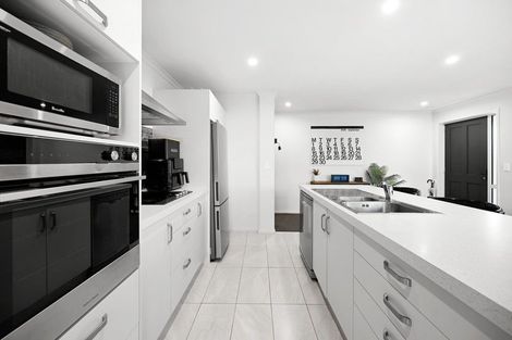 Photo of property in 19 Ladeira Place, Fitzroy, Hamilton, 3206