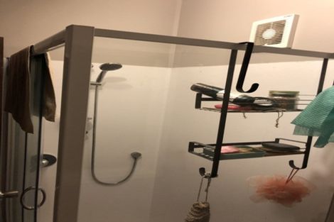 Photo of property in 1/112 Te Atatu Road, Te Atatu South, Auckland, 0610