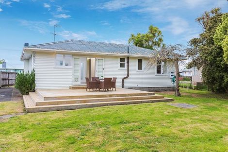 Photo of property in 50 Sutton Crescent, Papakura, 2110