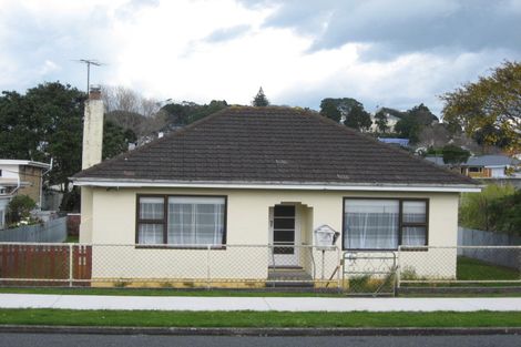 Photo of property in 93 Young Street, New Plymouth, 4310