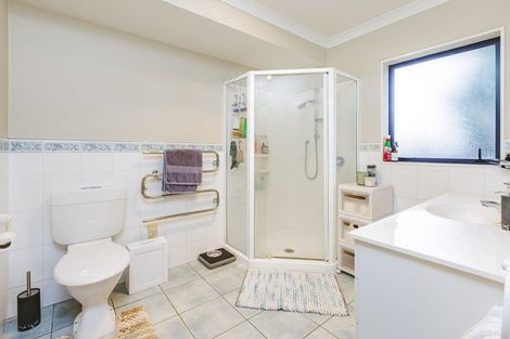 Photo of property in 35 Parkhaven Drive, Rosehill, Papakura, 2113