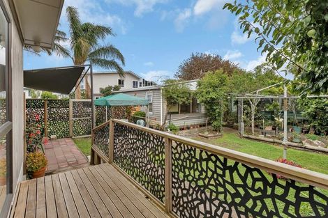 Photo of property in 282 One Tree Point Road, One Tree Point, 0118