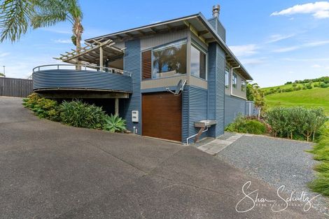 Photo of property in 24 Oxford Street, Whakapirau, Maungaturoto, 0583