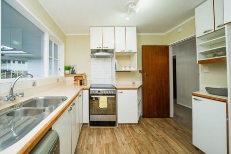 Photo of property in 12 Newnham Court, Tawa, Wellington, 5028
