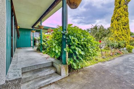 Photo of property in 11 Deakin Place, Clive, 4102