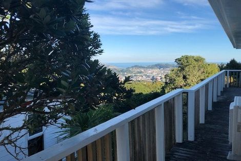 Photo of property in 6 Middlesex Place, Northland, Wellington, 6012