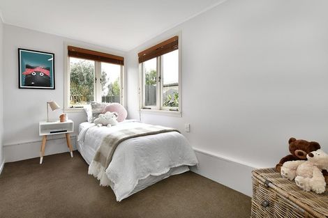 Photo of property in 10 Castleton Street, Birkdale, Auckland, 0626