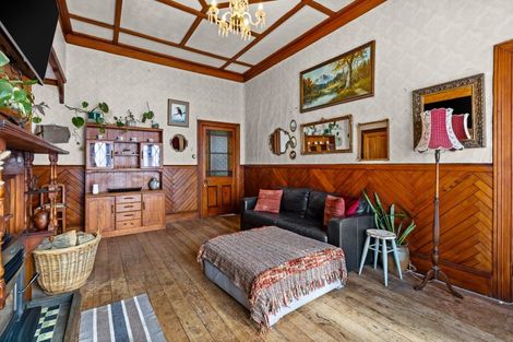 Photo of property in 18 Lee Road, Taradale, Napier, 4112