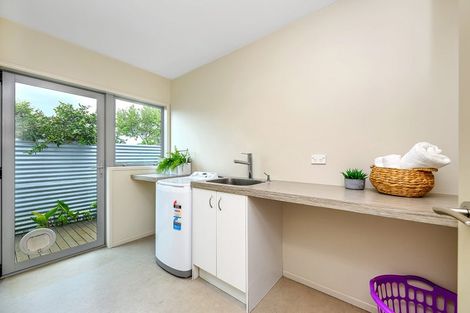 Photo of property in 71 Hine Street, New Plymouth, 4310