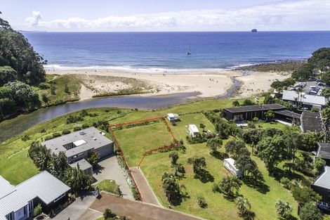 Photo of property in 17 Pye Place, Hot Water Beach, Whitianga, 3591