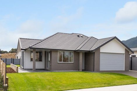 Photo of property in 168 Karuhiruhi Street, Waikanae, 5036