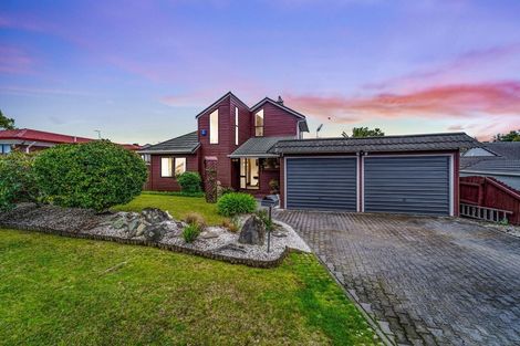 Photo of property in 32 Marina View Drive, West Harbour, Auckland, 0618