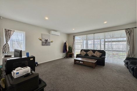 Photo of property in 5 Aeronautic Road, Takanini, 2112