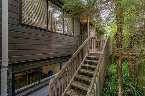 Photo of property in 2/6 Stoneleigh Court, Sunnynook, Auckland, 0632