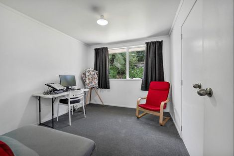 Photo of property in 6a Shaldon Crescent, Blagdon, New Plymouth, 4310