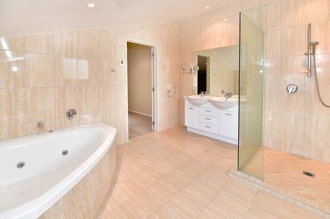 Photo of property in 52 Grovenor Drive, Orewa, 0931