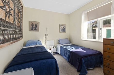 Photo of property in 10 Pukatea Street, Eastbourne, Lower Hutt, 5013