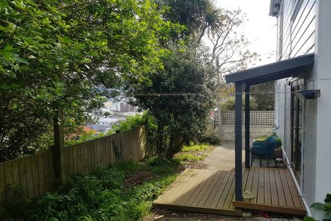 Photo of property in 2 Earls Terrace, Mount Victoria, Wellington, 6011