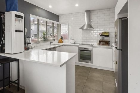 Photo of property in 26a Orams Road, Hillpark, Auckland, 2102