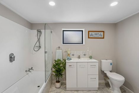 Photo of property in 17 Kent Street, Kingston, Athol, 9793