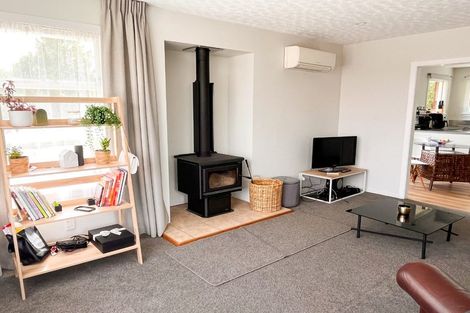 Photo of property in 37 Warren Crescent, Hillmorton, Christchurch, 8025