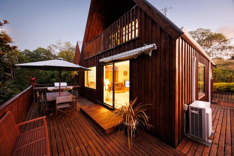 Photo of property in 43 Springdale Grove, Fitzherbert, Palmerston North, 4410