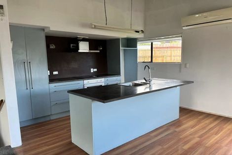 Photo of property in 21 Colwill Road, Massey, Auckland, 0614