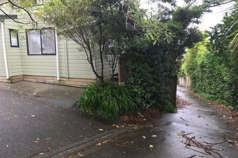 Photo of property in 28 Sunset Road, Unsworth Heights, Auckland, 0632